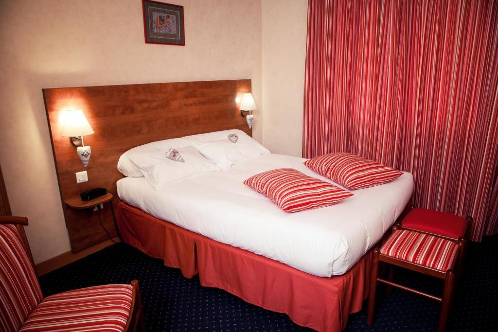 Au Feu De Bois Hotel Amou Quarto foto