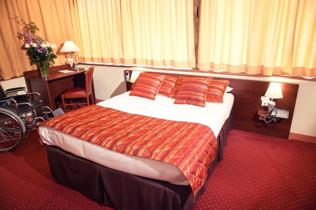 Au Feu De Bois Hotel Amou Quarto foto